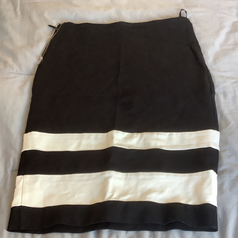 Amanda & Chelsea Black and White Striped Pencil Skirt